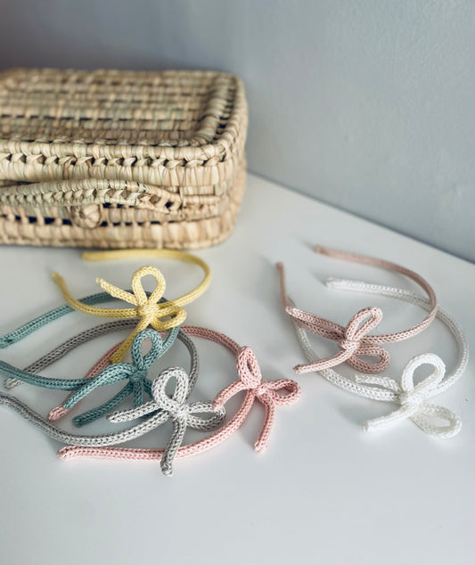 Diadema lazo para niña de tricotín