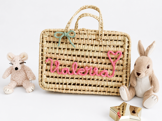 Maleta infantil personalizada con nombre Emma y pompones