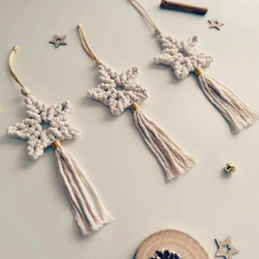 Christmas ornament pack consisting of three macrame stars