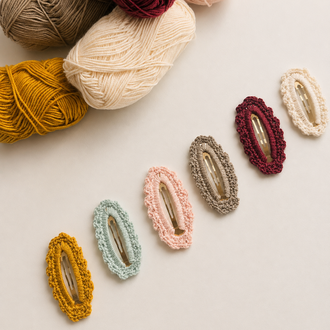 Horquillas de crochet románticas hechas a mano en varios colores