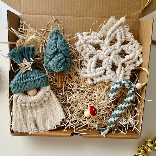 Christmas tree decoration pack in macrame
