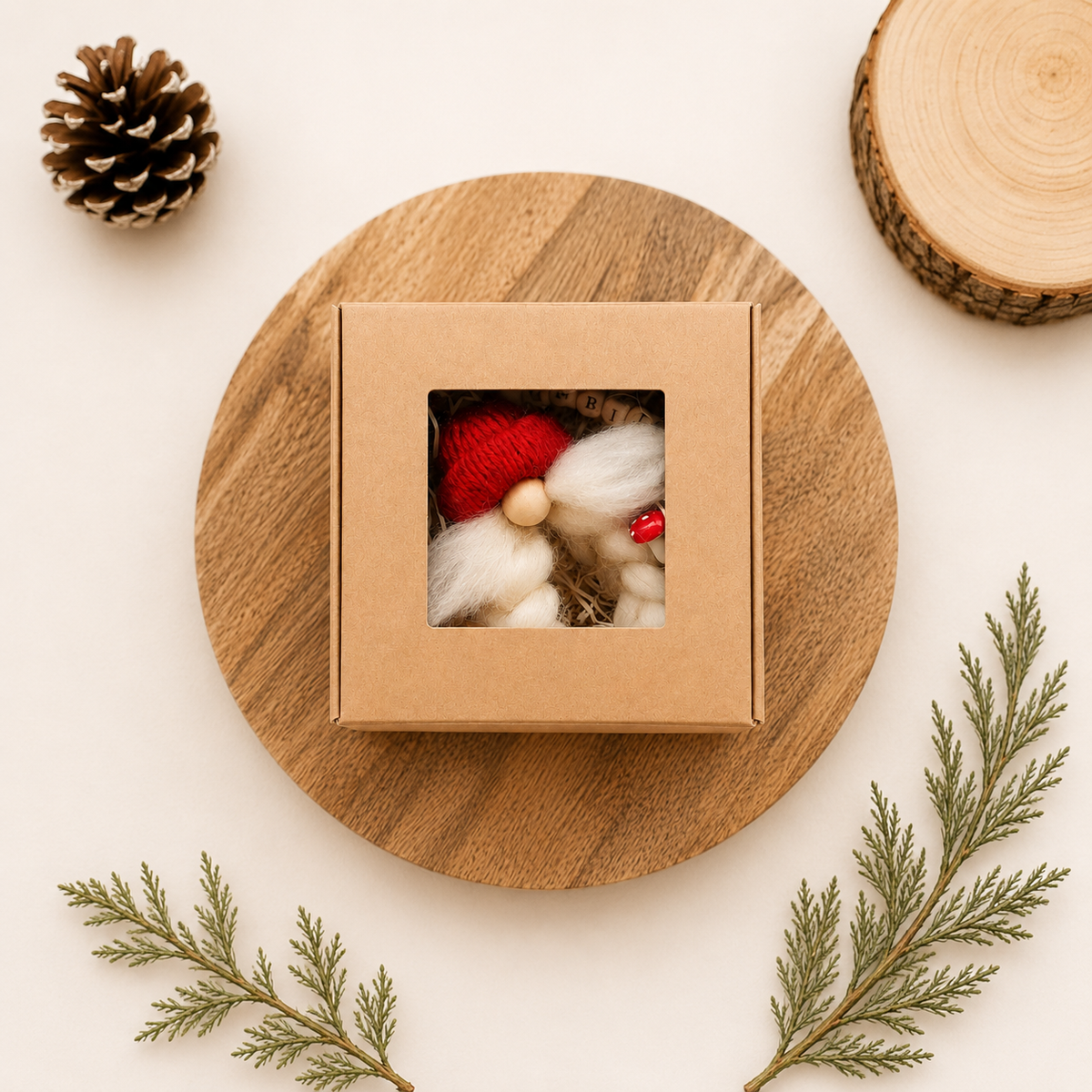 Gnomo de Navidad personalizado presentado en caja kraft
