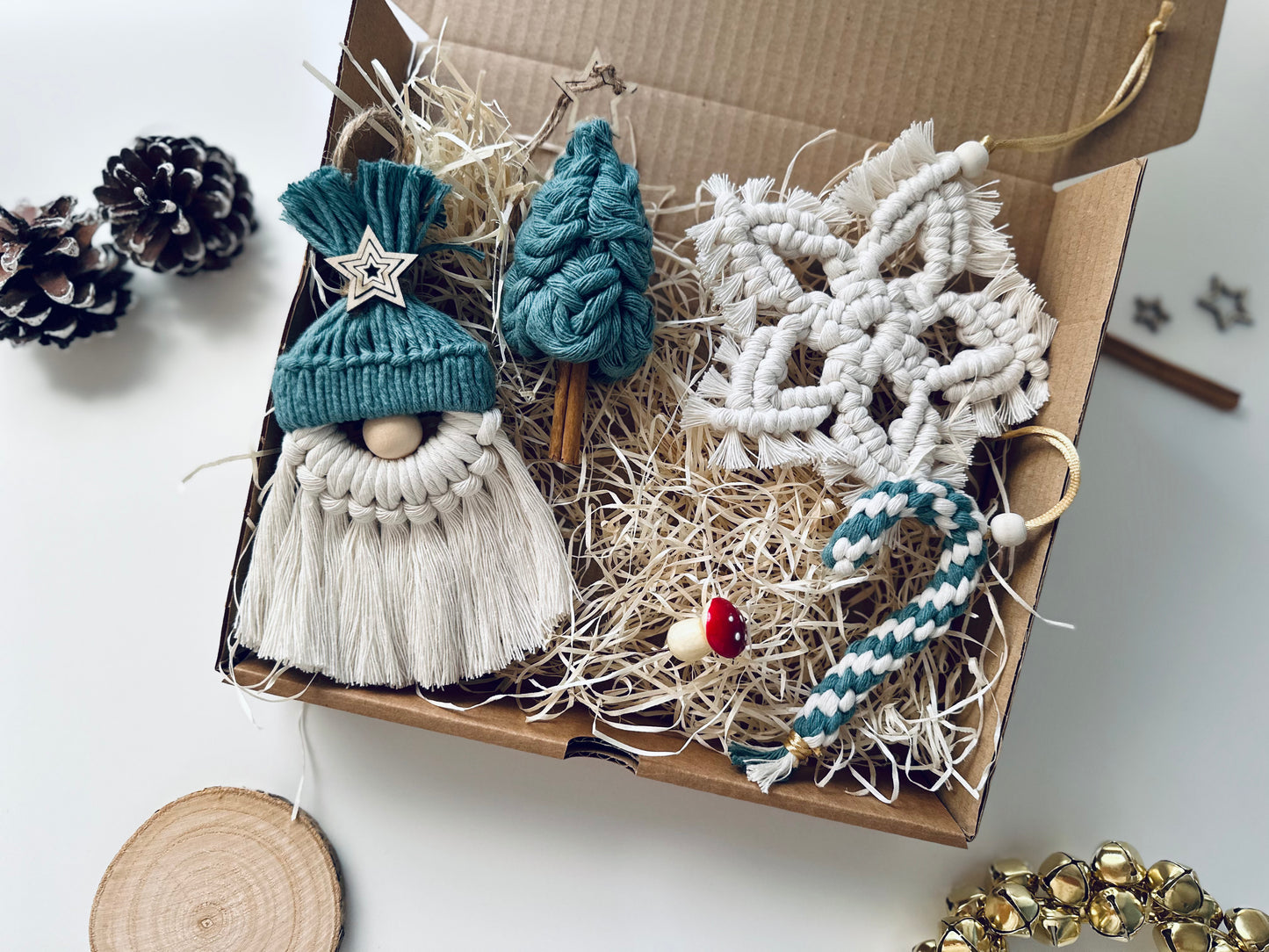 Christmas tree decoration pack in macrame
