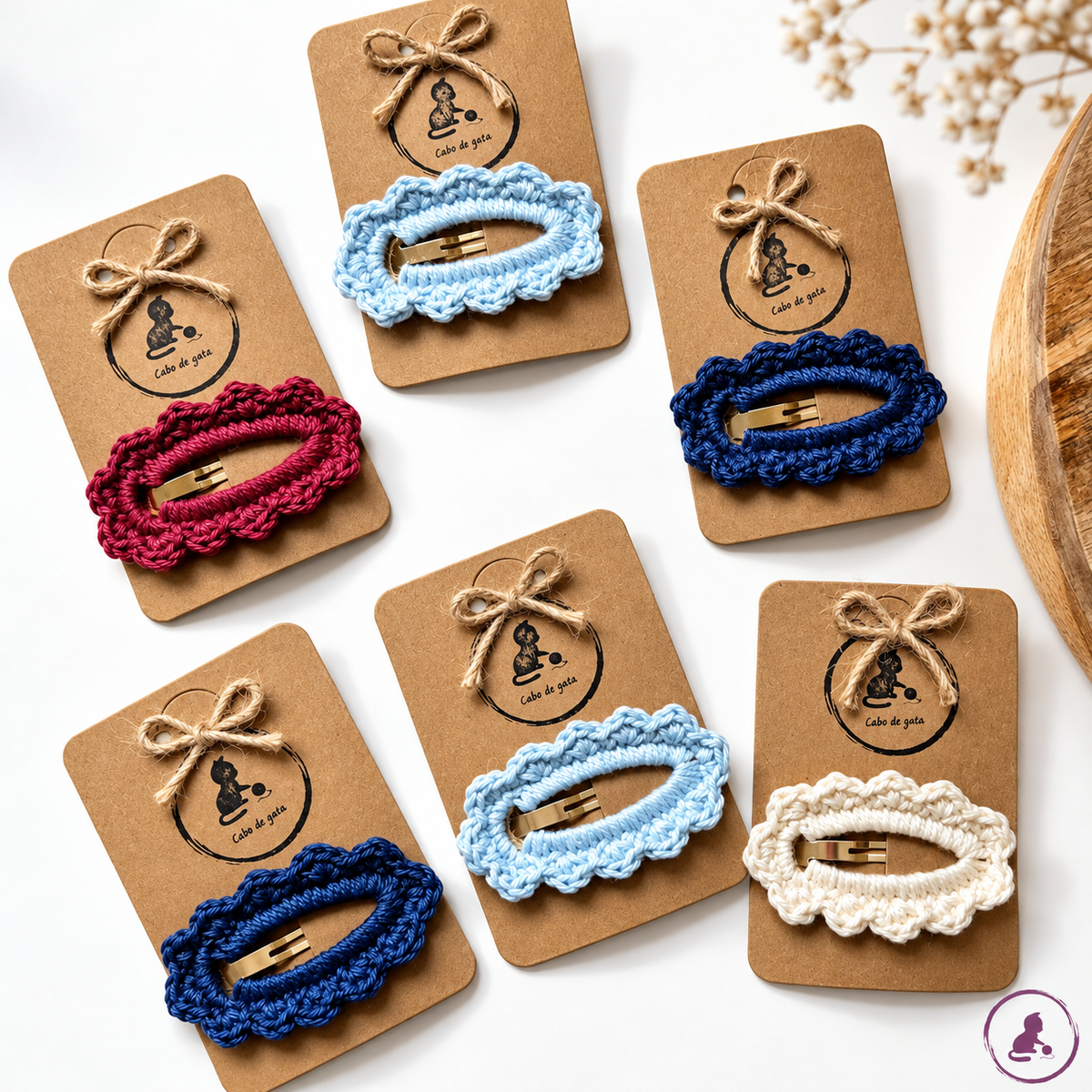 Horquillas de crochet hechas a mano en varios colores