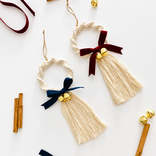 Pack de 2 adornos de Navidad de macramé con lazos de terciopelo
