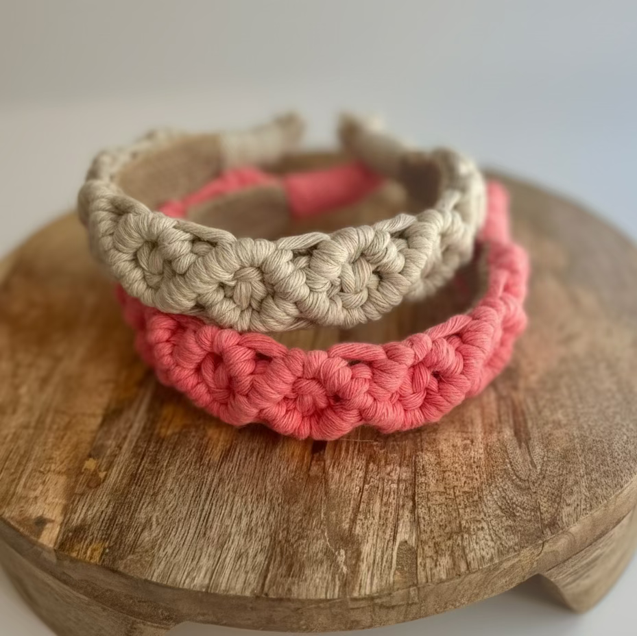 Diadema boho ancha de macramé