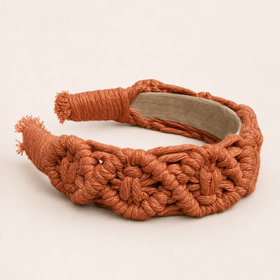 Diadema de macramé color cobre hecha a mano