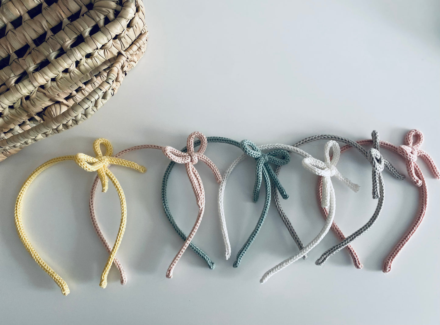 Diadema lazo para niña de crochet, accesorio pelo niña hecho a mano