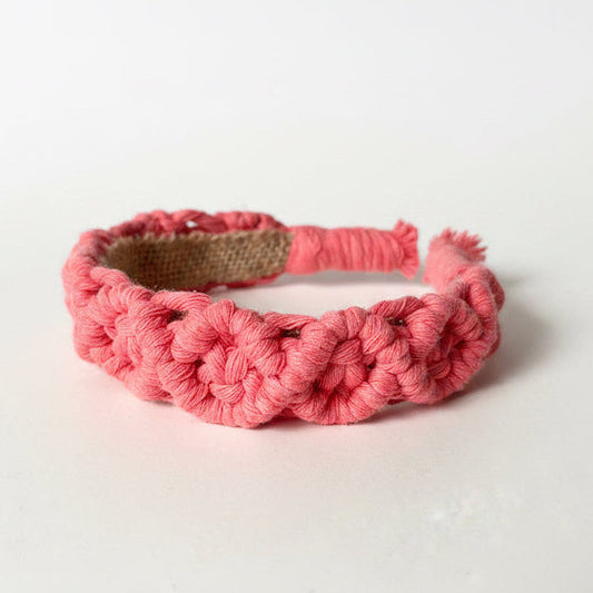 Diadema boho de macramé coral hecha a mano