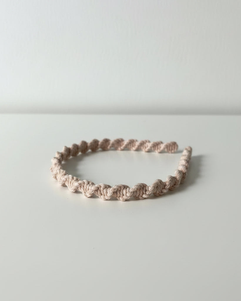 Diadema fina para niña de macramé