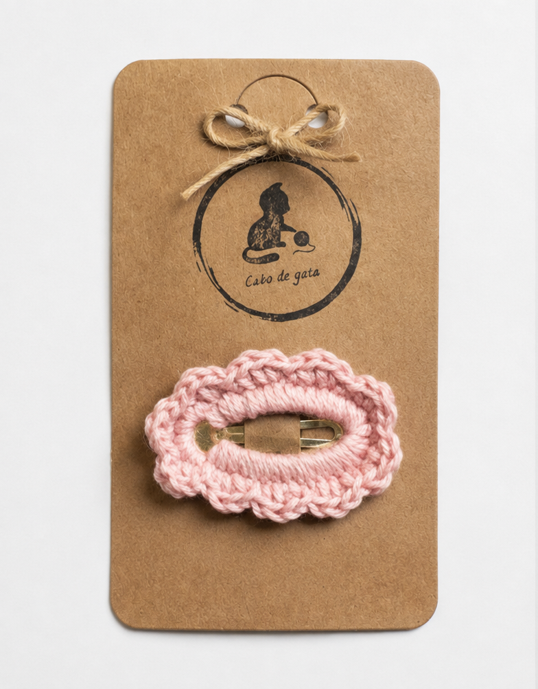 Horquilla de crochet rosa hecha a mano