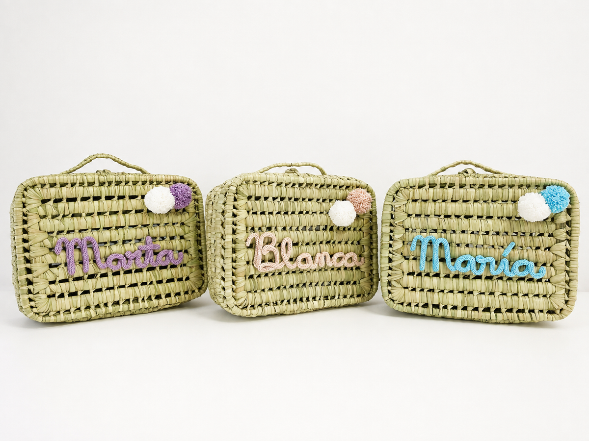 Maletas infantiles personalizadas con diferentes nombres y colores